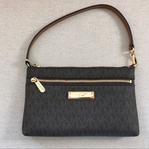 NWOT MICHAEL Michael Kors Large Wristlet